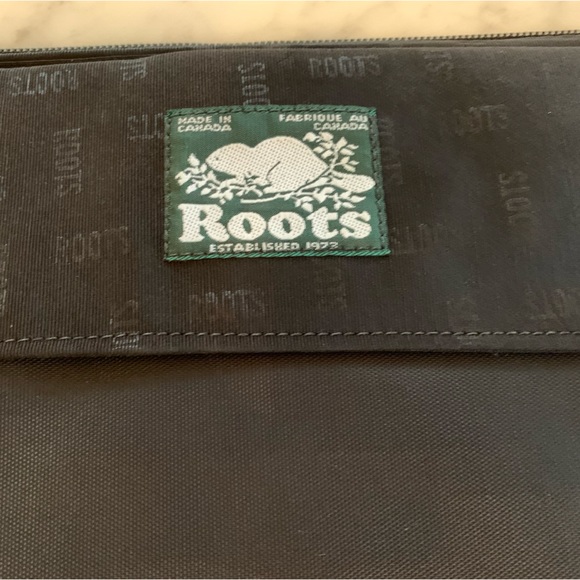 Roots black nylon & leather laptop|brief case with cross body padded strap - Picture 11 of 14